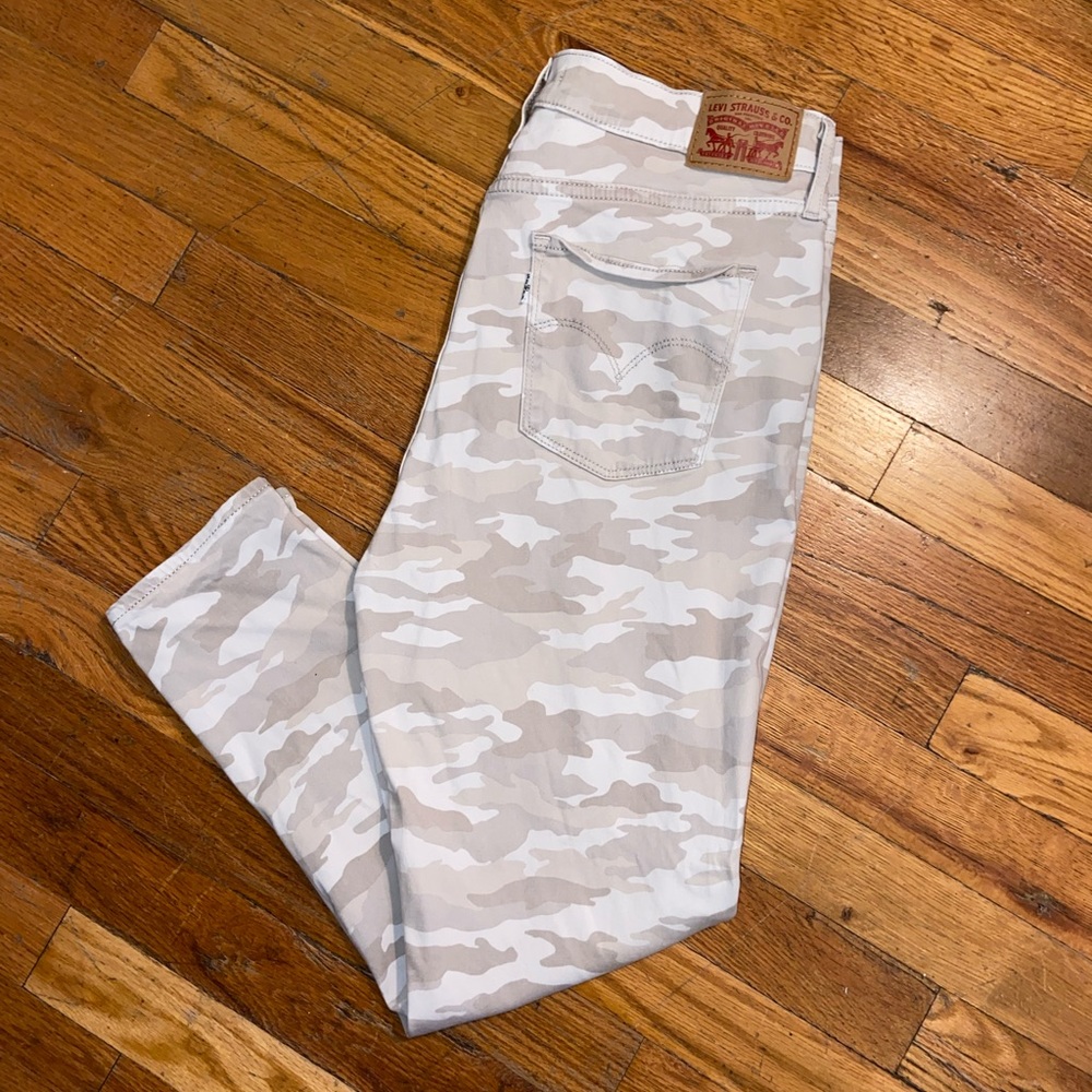 Grey & tan camo skinny jeans from Levi’s.